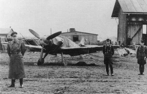 Beneschau Airfield , 1945