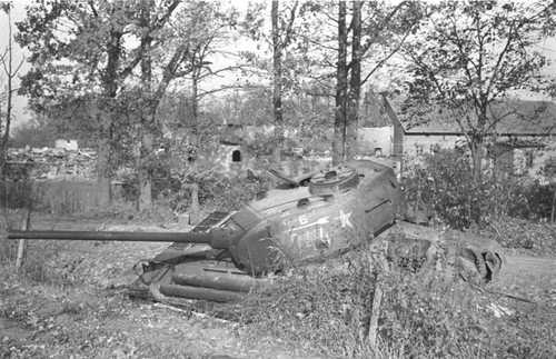 Wrecked Soviet T-34/85