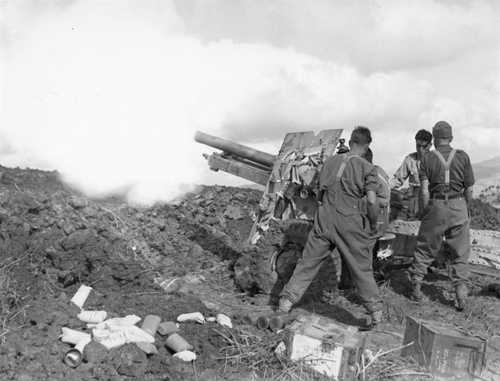 Canadian gunners in action