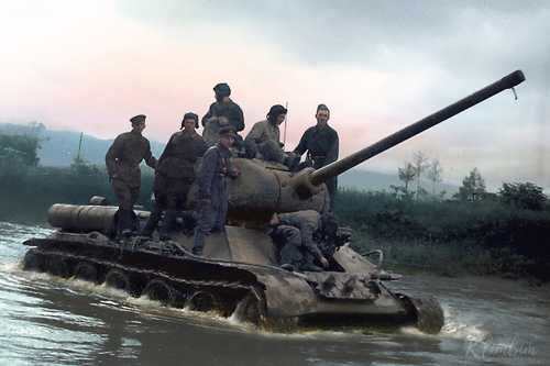 T-34 crossing the Khandas-Gava River. 1945