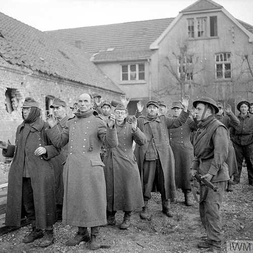 POWs with British soldier 