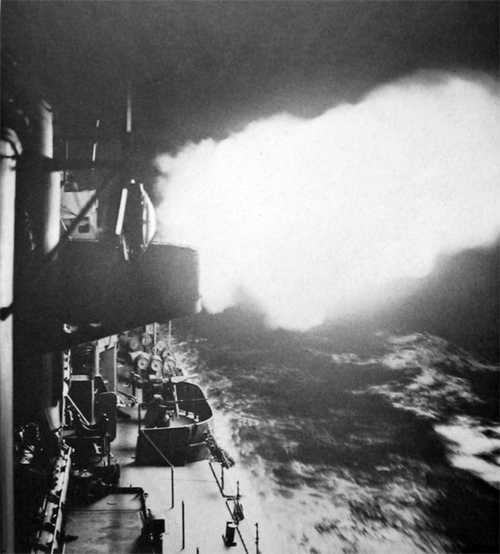 USN Destroyer in battle