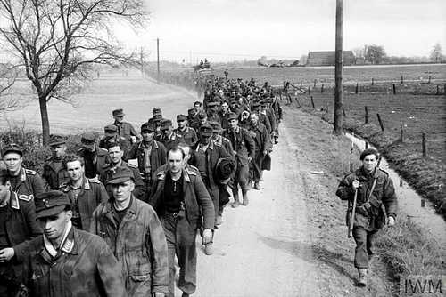 Long column of POWs