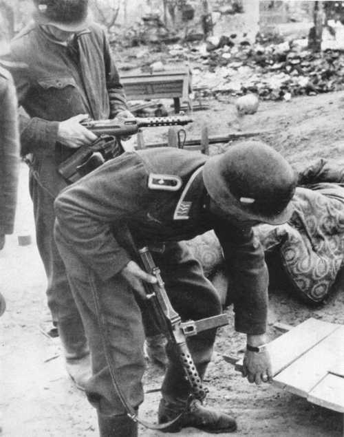 Luftwaffe soldiers on the ground