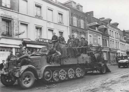 Sd.Kfz 7 retreating