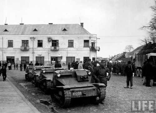 Hungarian CV-35's in Huszt