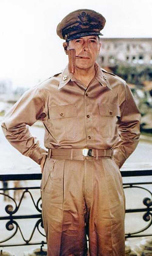 MacArthur in Manila