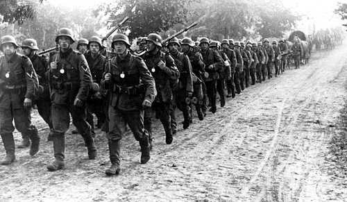 Wehrmacht soldiers on the move