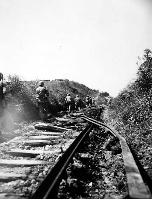 29th Marines advancing,Okinawa