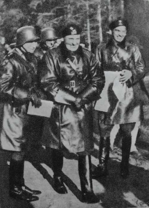 Officers of the 10th Motorised Cavalry Brigade.
