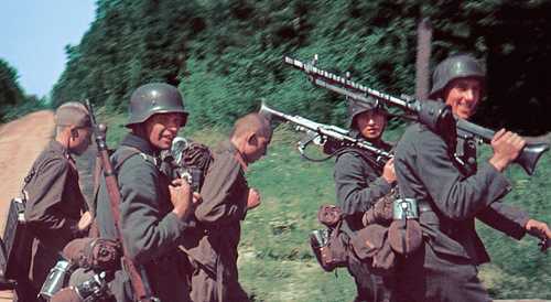 German infantry and ''Hiwi''