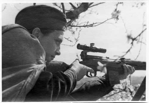 Soviet sniper Lyudmila Pavlichenko 1942