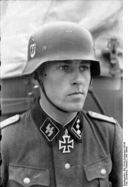 SS-Sturmbannführer FRITZ RENTROP