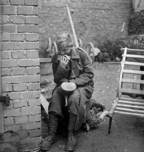 Young Luftwaffe AA gunner