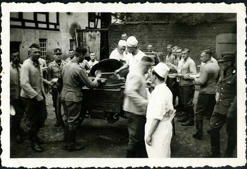 Field kitchen