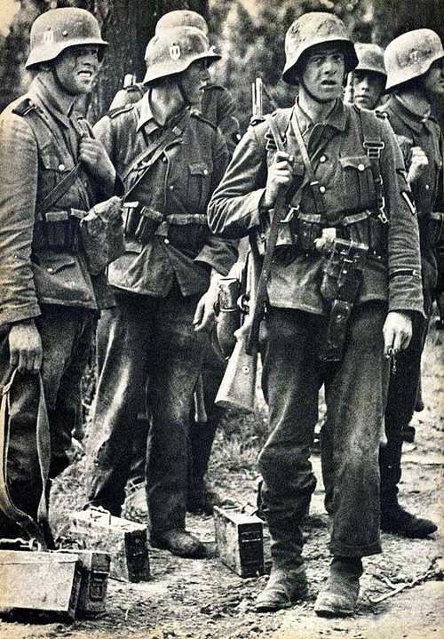 Soldiers of the Charlemagne Regiment