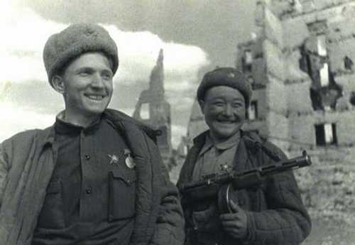 Soviets in Stalingrad