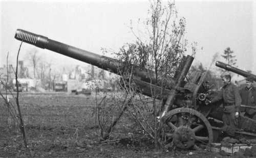 Heavy artillery pieces
