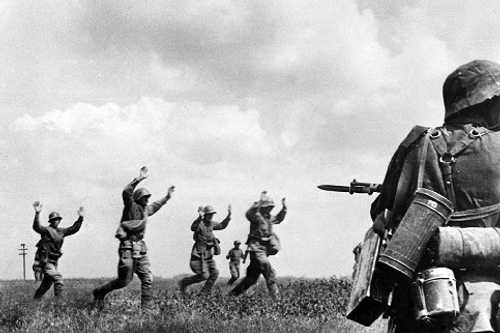 Soviet soldiers surrendering