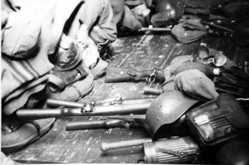 Helmets, rifiles and backpacks 