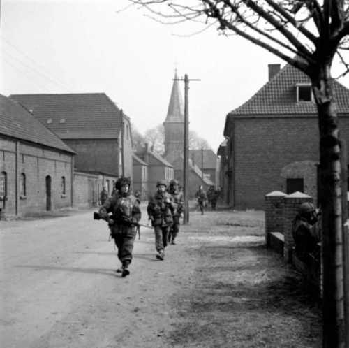 POP - Paratroops on Patrol