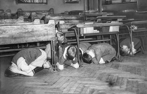 "Duck and Cover !"