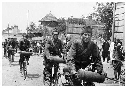 Hungarian Bicycle Unit in Russia
