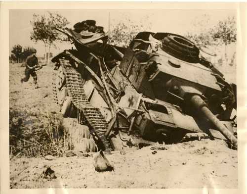Destroyed Panzer, Italy