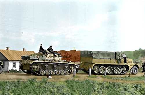 Sdkzf 9 0FAMO towing Panzer 3 Russia 1941