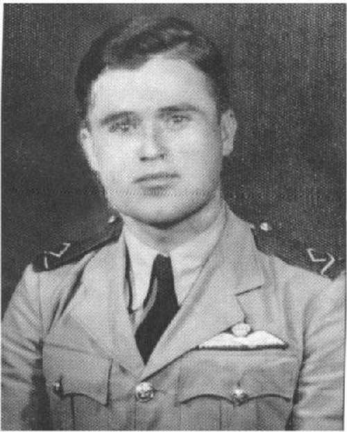 Flying Officer Marínos Metraléxes