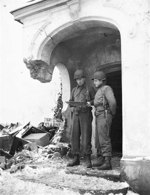 Damaged entrance way