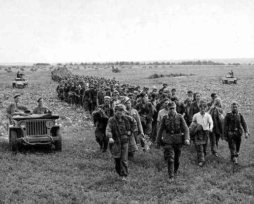 Long column of POWs