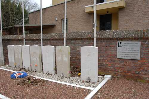 Graves of Stirling crew