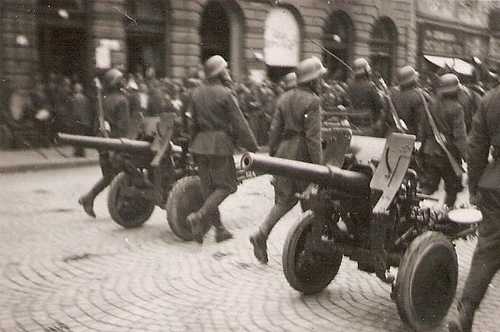 Hungarians with Belgian 47mm ATGs