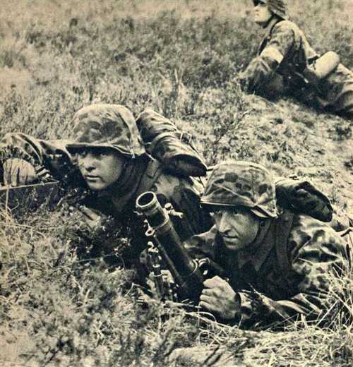 German mortar team