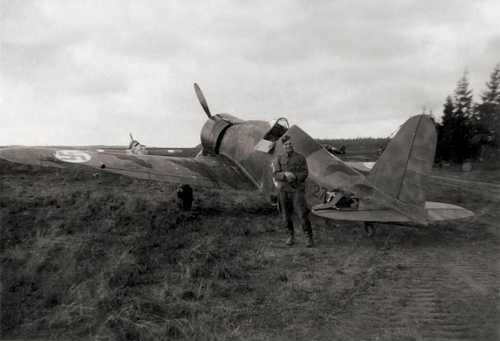 Finnish pilot with his Fiat G.50