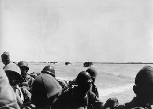 amphibious troops 