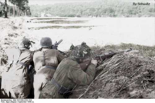 Fallschirmjäger at Oosterbeek col.