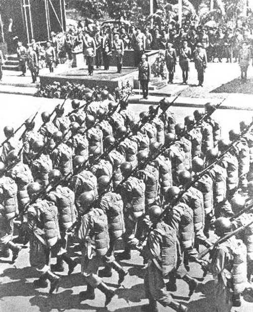 Romanian paratroopers 