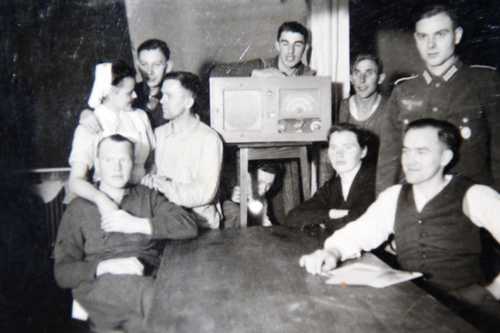German soldiers convalescing .