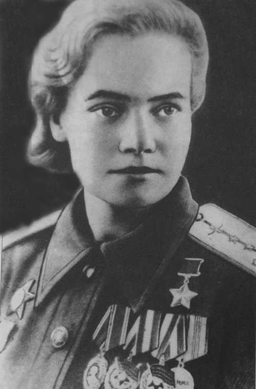 Soviet women pilot in 1945