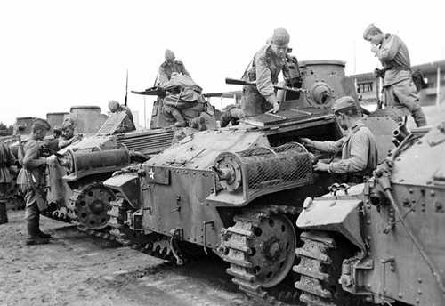 Soviet soldiers inspect the trophy technique