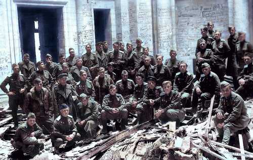 Soviet pilots in Reichstag