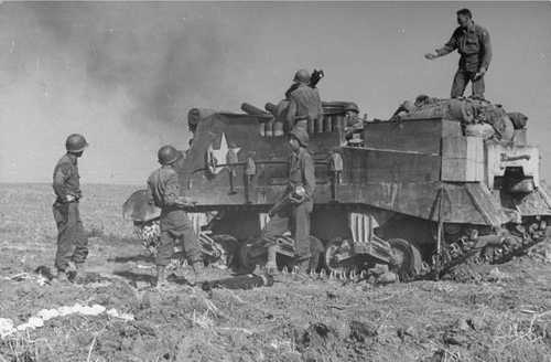 M7 Priest and crew