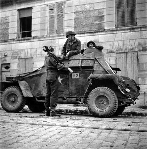 Humber light reconnaissance car 