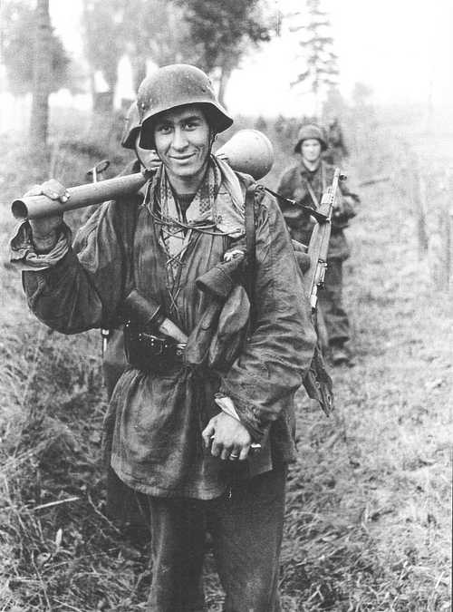 Smile with your Panzerfaust 