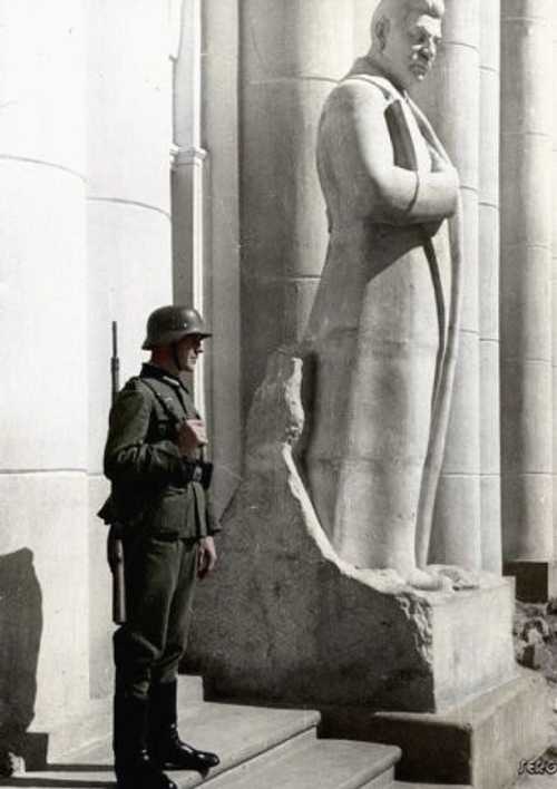 Photo with companion Stalin