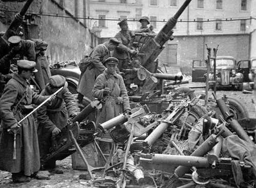 Soviet AA Guns and MG 08s