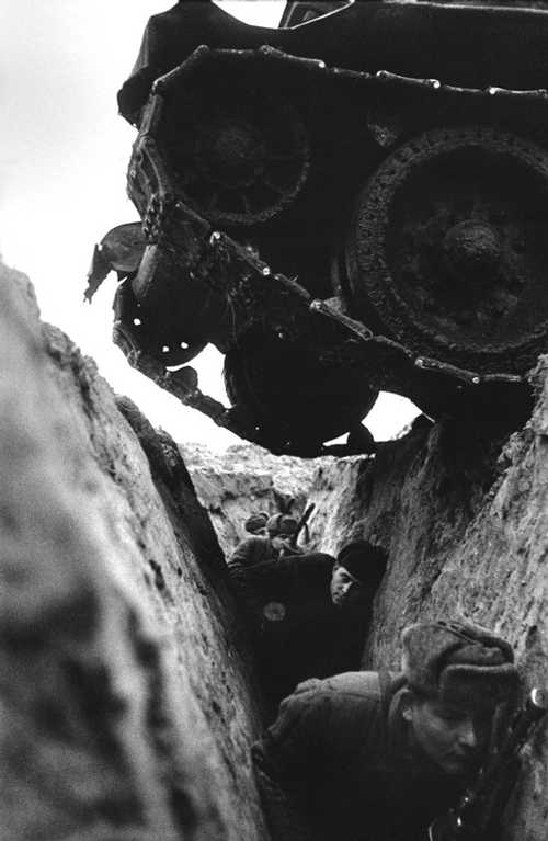 Preparing for Kursk - Soviet slit trench.