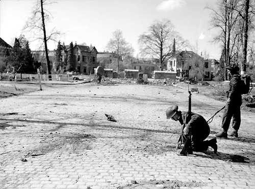 Hunting and removing mines